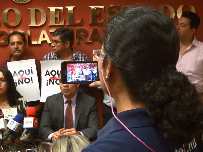 Documentan quejas de periodistas hacia funcionarios públicos
