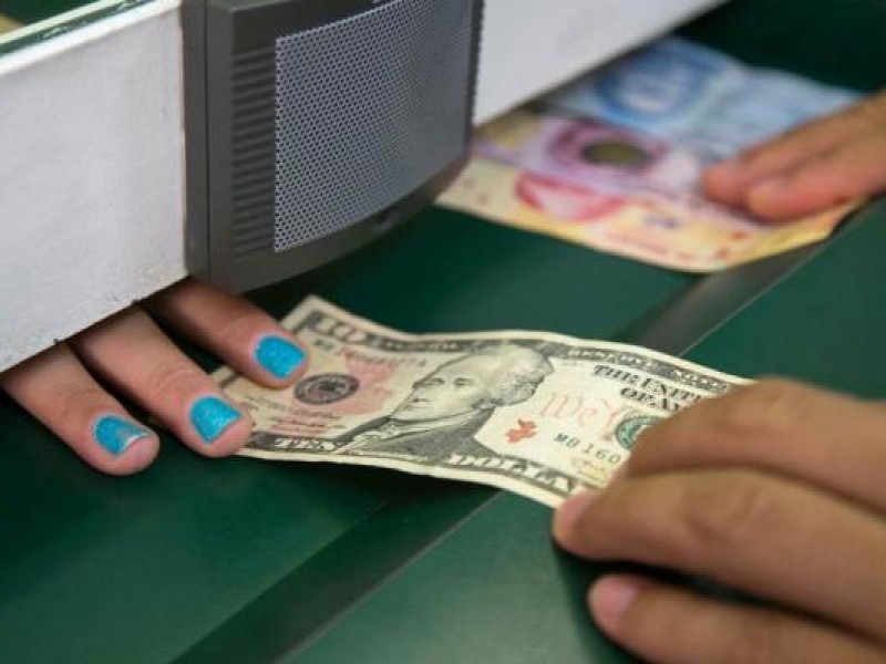 Dólar revierte ganancias, se vende en $19.34