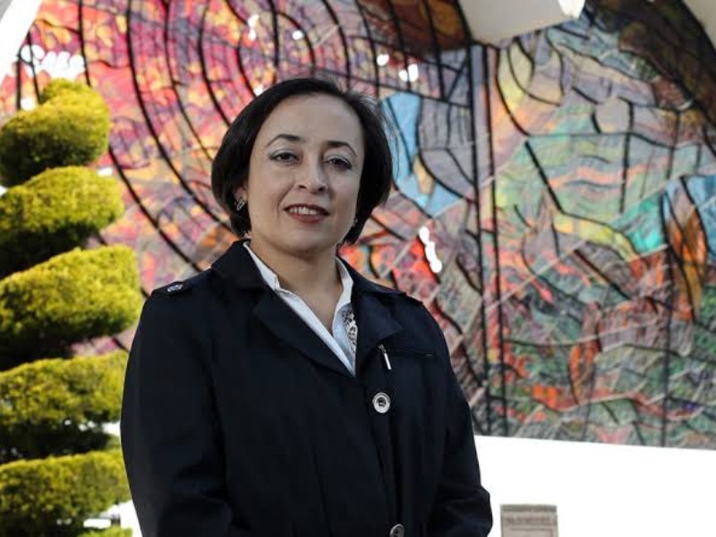 Dolores Durán se baja de la contienda rectorial de la UAEMEX