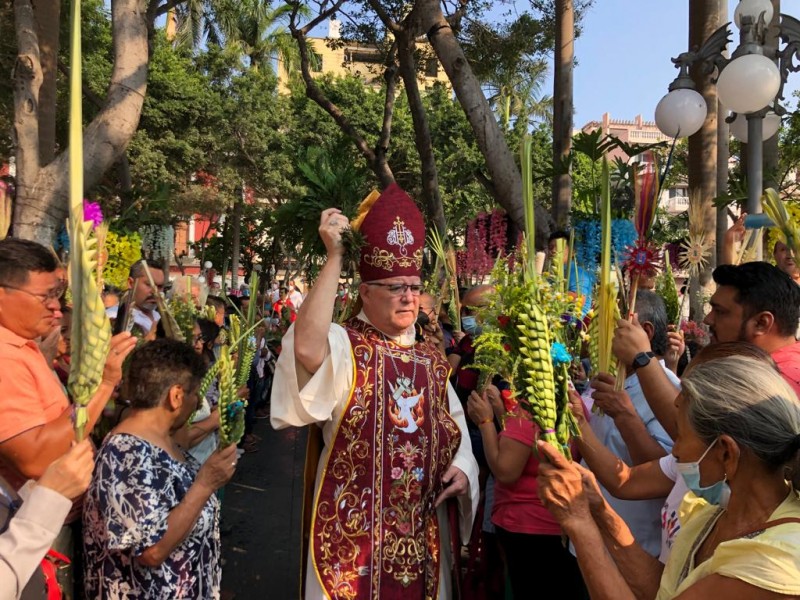 Domingo de Ramos abarrotan Catedral de Veracruz