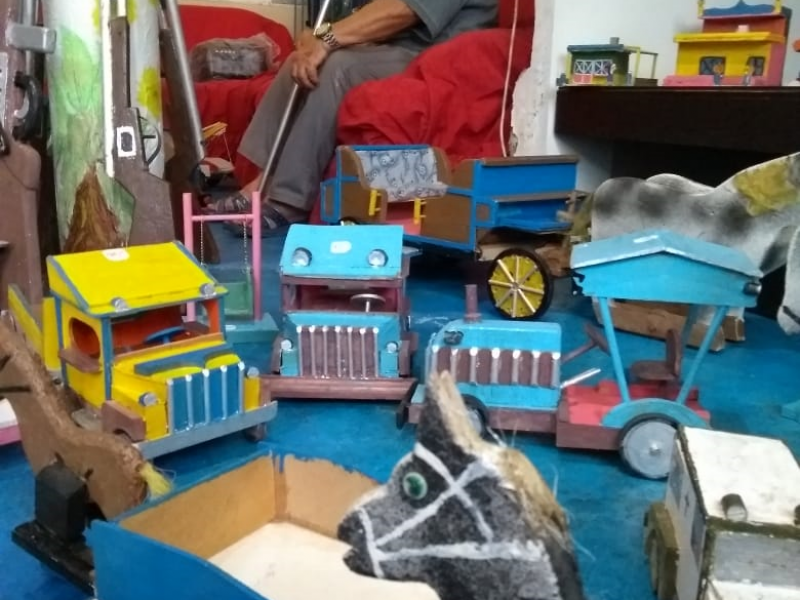 Don Antonio y sus juguetes de madera
