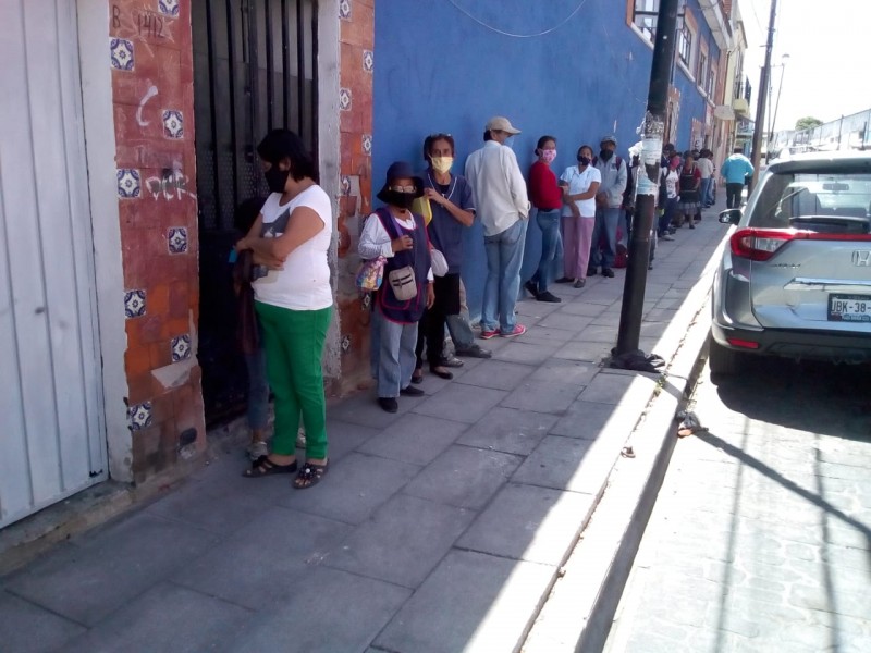 Don Eloy realiza comida para los más necesitados