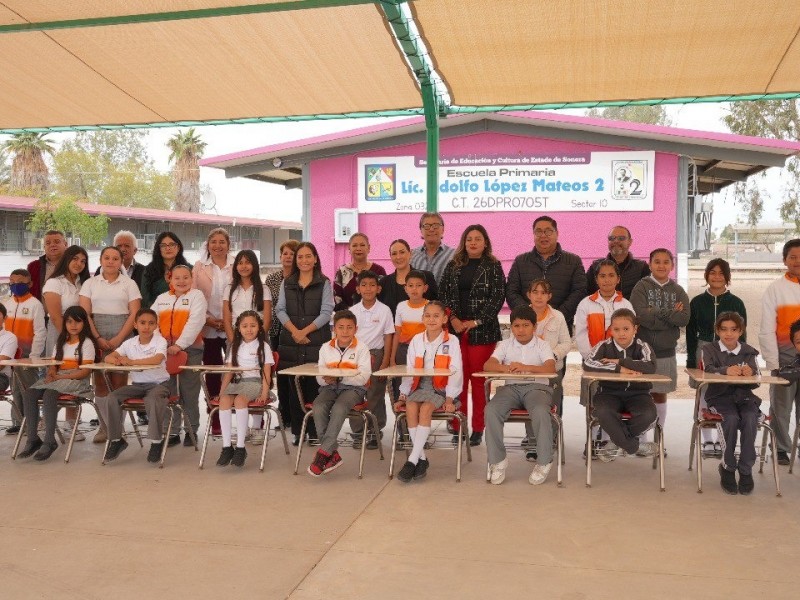 Dona Voluntariado DIF mesabancos a primaria Adolfo López Mateos