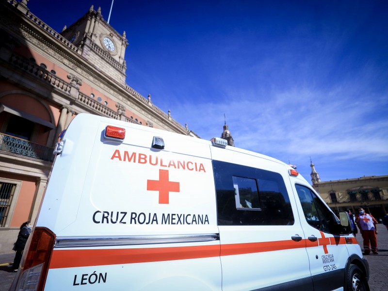 Donan ambulancia a la Cruz Roja Mexicana en León