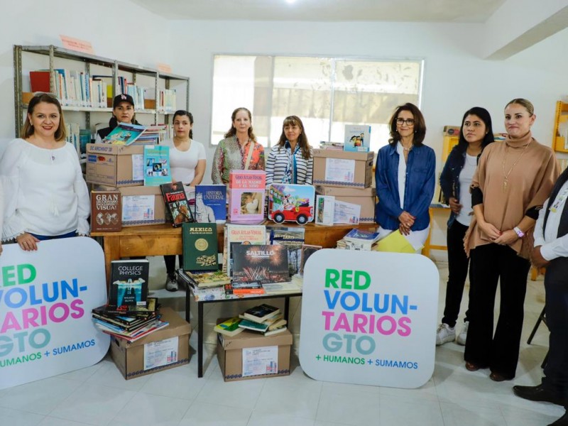 Donan Mil 282 libros a las Bibliotecas Públicas.