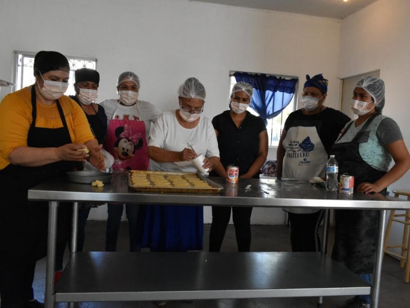 Donan Rotarios horno para centro comunitario en la mesa