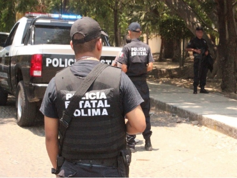 Dos detenidos en persecución a balazos en Tecomán