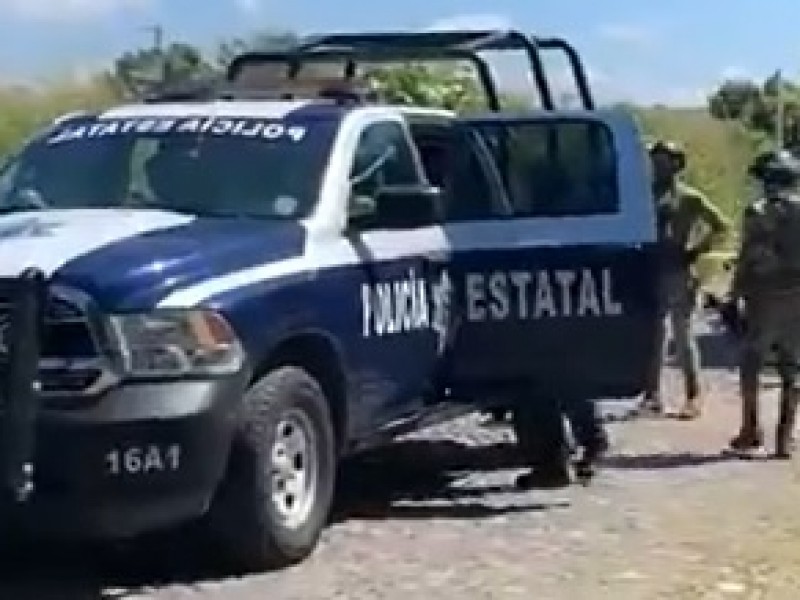 Dos detenidos tras persecución policial en Camino Real; uno huyó