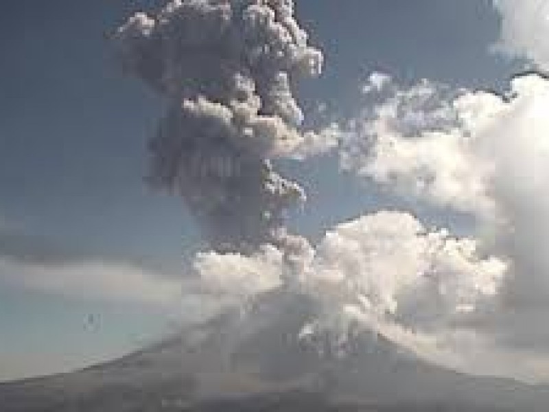 Dos explosiones en el Popocatépetl