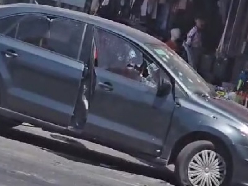 Dos heridos tras balacera frente al mercado Constitución