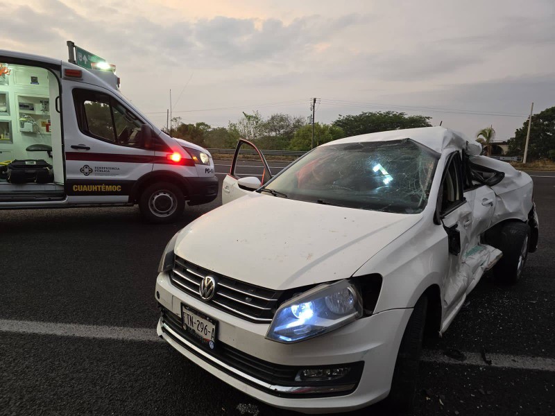 Dos lesionados en choque vehicular en autopista Colima-Guadalajara