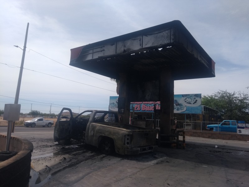 Dos lesionados en incendio de gasera