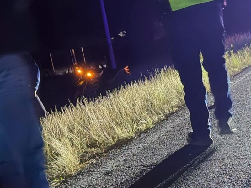 Dos menores y un adulto lesionados deja choque en carretera a Ures