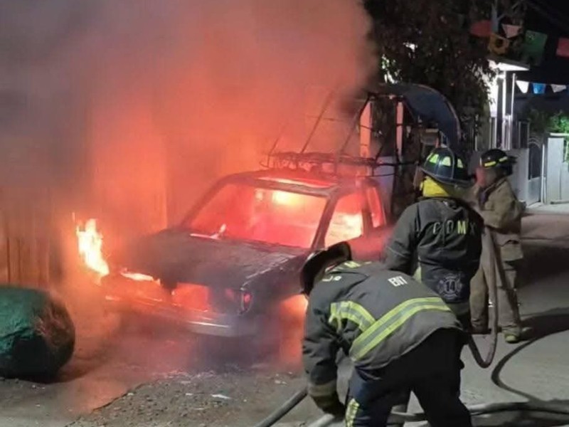 Dos muertos y dos vehículos incendiados tras enfrentamiento en El30