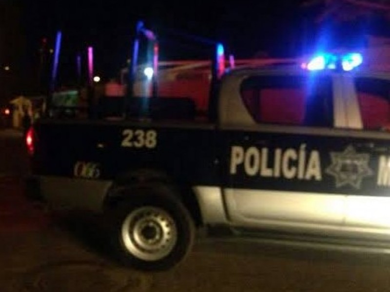 Dos muertos y tres menores lesionados en accidente en Coquimatlán
