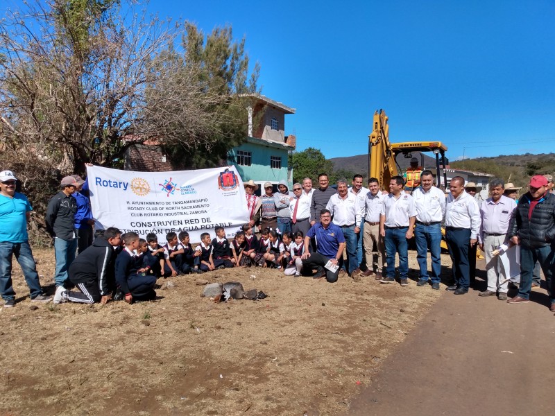 Dotarán de agua potable a comunidad de Tangamandapio