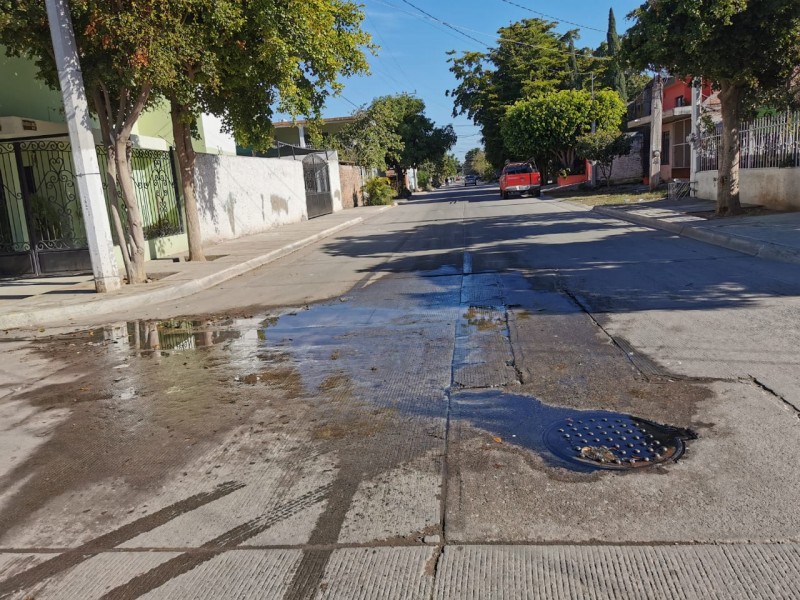 Drenaje colapsado en Colonia la Estrella