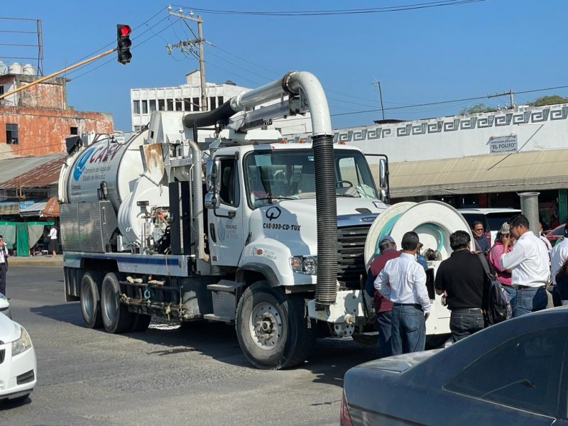 Drenes pluviales de Tuxpan atascados de basura