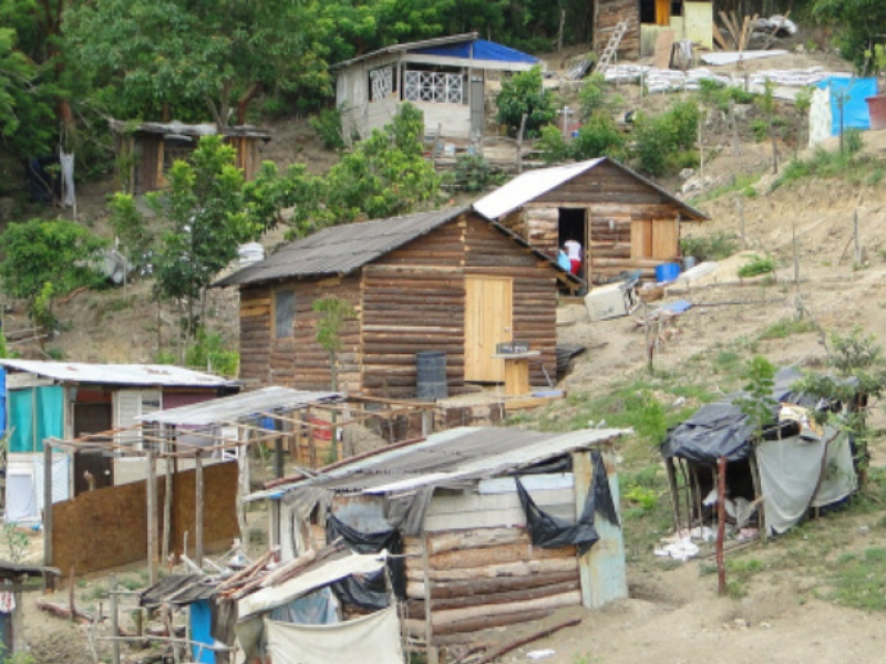 Dueños de terrenos invadidos deben denunciar ante Fiscalía