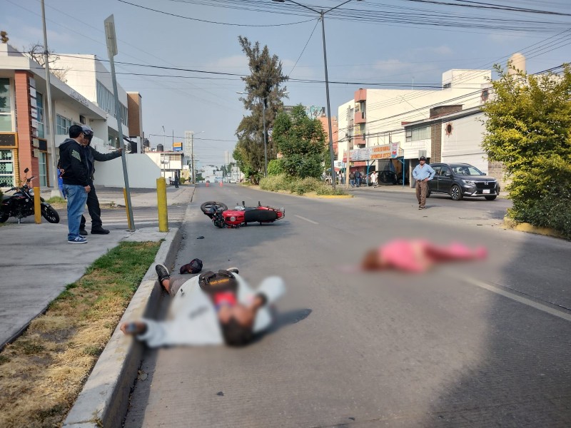 Durante accidente vehicular, una mujer perdió la vida