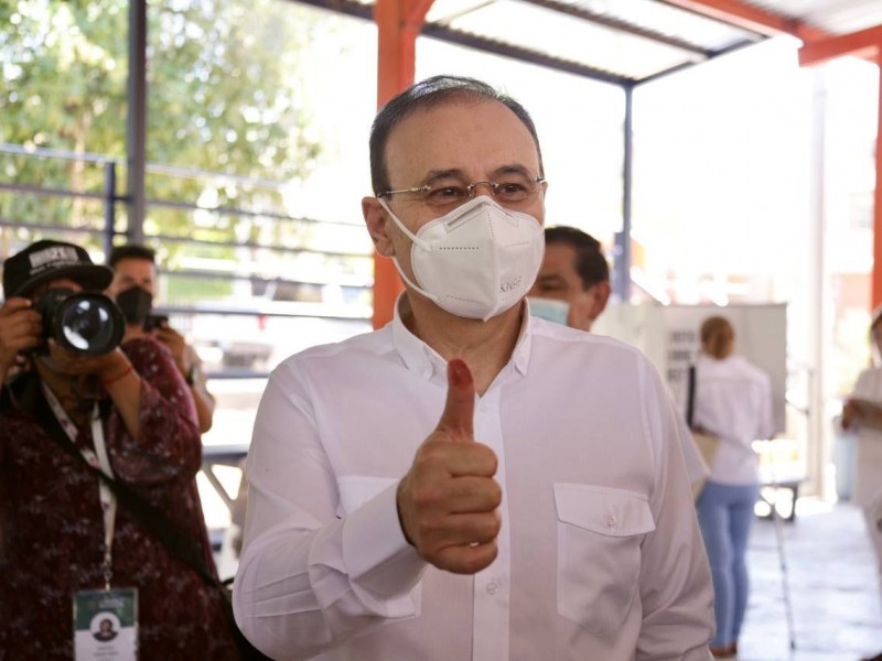 Durazo vota y lamenta violencia en las campañas