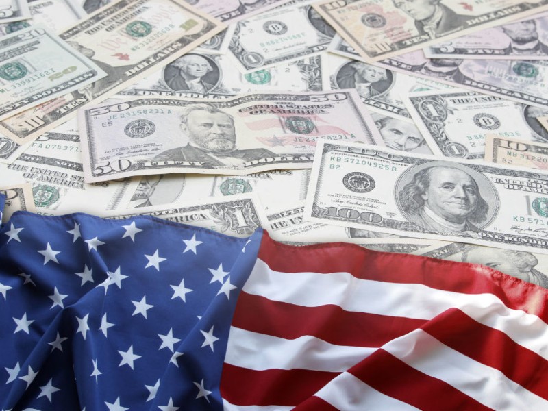Economía de Estados Unidos se debilita por tensión comercial