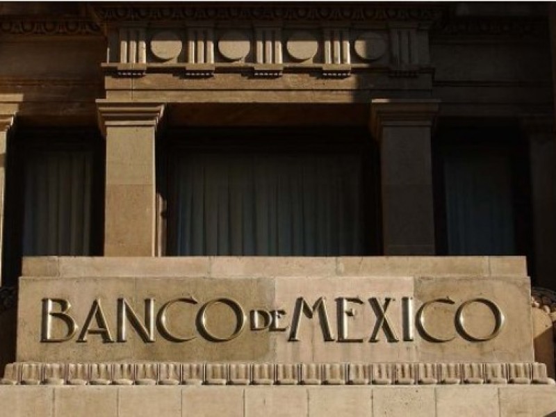 Economía de México se expandió aunque con leve desaceleración: Banxico