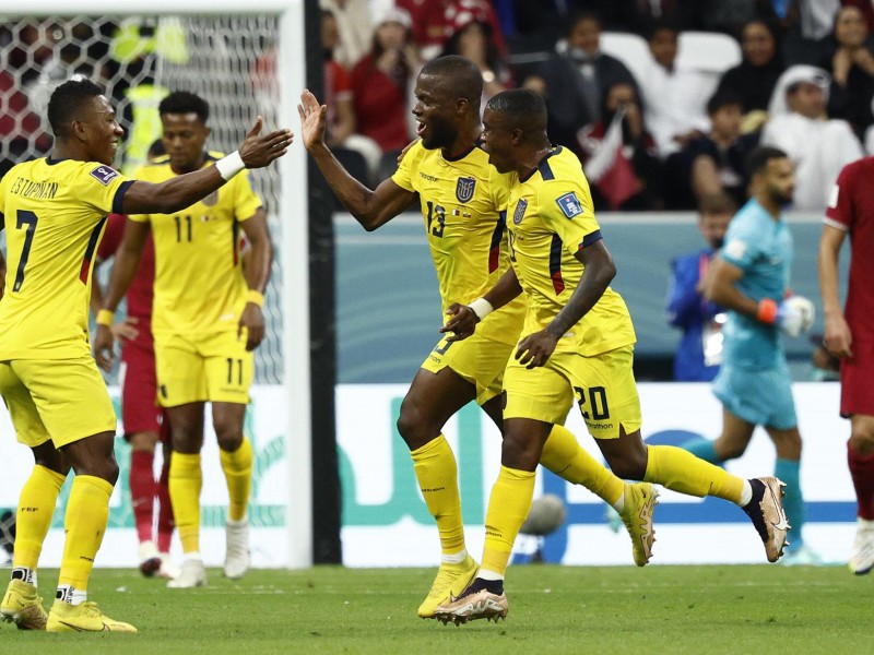 Ecuador supera a Catar en la inauguración del Mundial