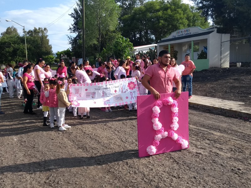 Ecuandurenses realizan desfile contra el cáncer de mama