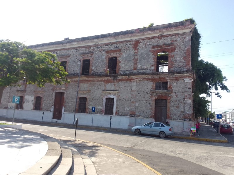 Edificio fábrica de puros en Veracruz luce abandonado