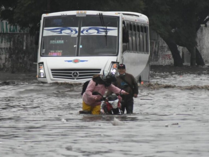 EDOMEX en azote ante la mayor ola de lluvias en 4 décadas