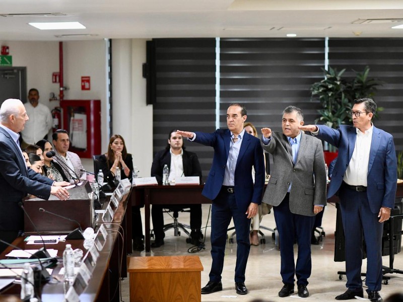 Eduardo Olmos toma protesta como Secretario del Ayuntamiento de Torreón