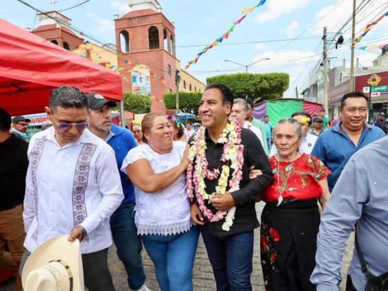 Eduardo Ramírez celebra día de la Santa Cruz en Terán