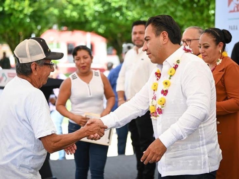 Eduardo Ramírez fortalece acciones educativas, de salud y caminos