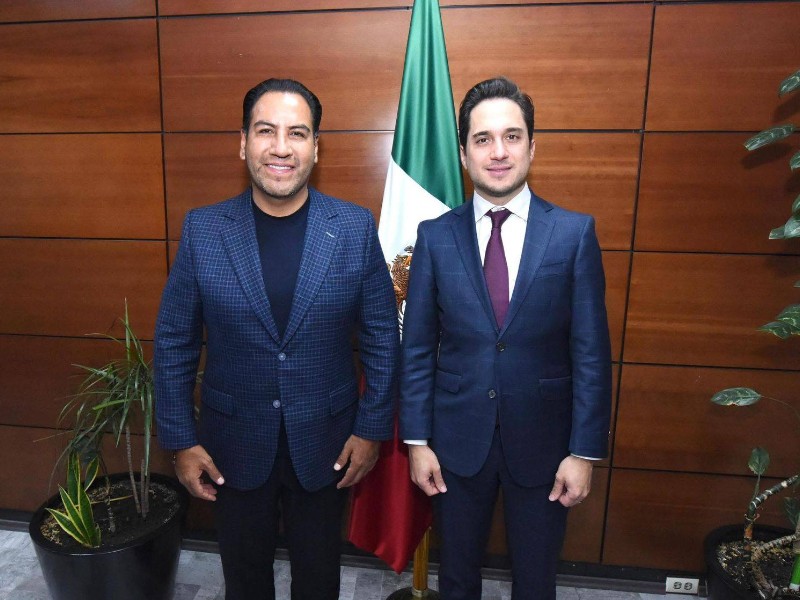 Eduardo Ramírez muestra avances de carretera Ocosingo Palenque a Banobras