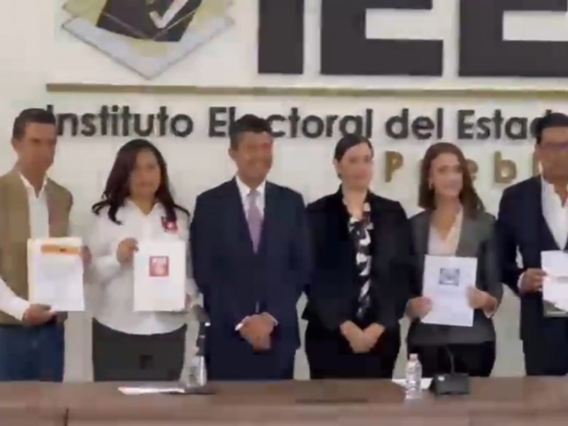 Eduardo Rivera presenta sus plataformas electorales en IEE