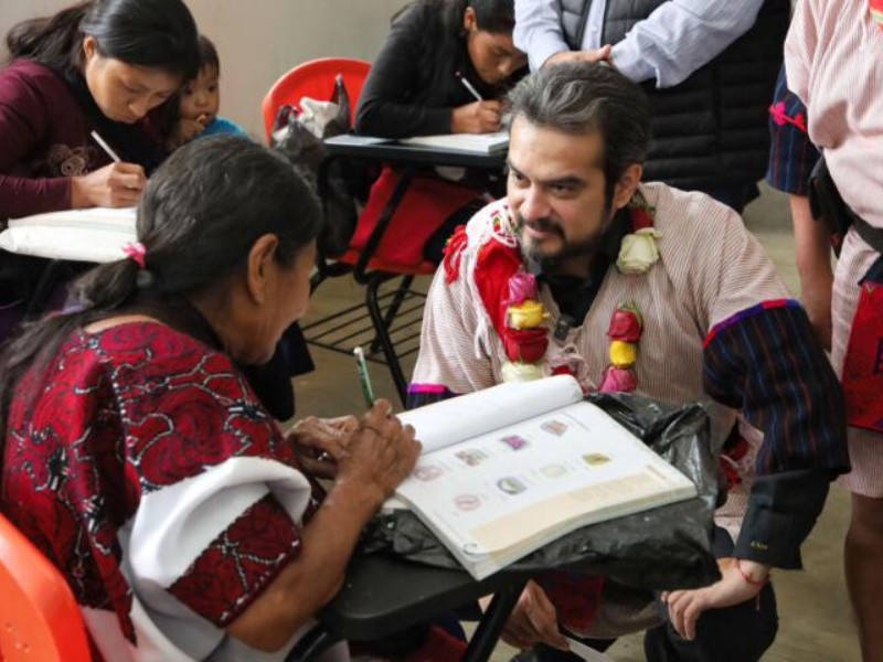 Educación, la herramienta más poderosa para cambiar realidades: Roger Mandujano