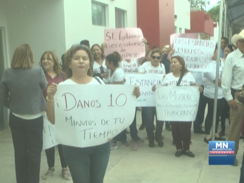 Educadoras de estancias se manifiestan