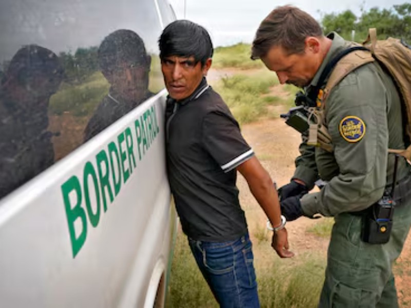 EE.UU. usará base militar como mayor centro de detención para migrantes