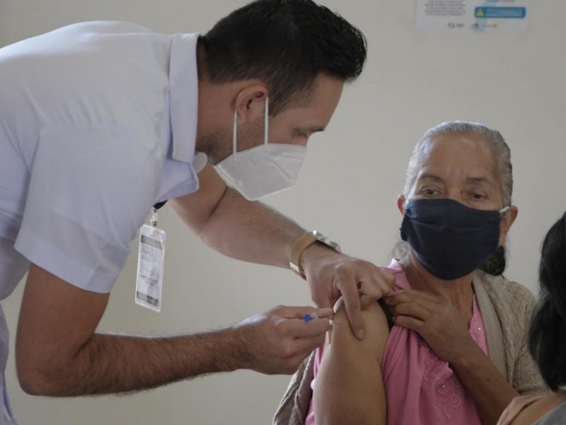 Efectividad de vacuna CanSino podría disminuir con el tiempo