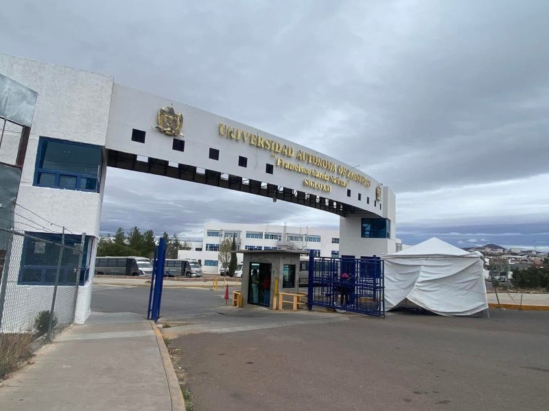 Egresados de Nutrición de UAZ denuncian retraso en entrega de títulos profesionales Egresados de Nutrición de UAZ denuncian retraso en entrega de títulos profesionales