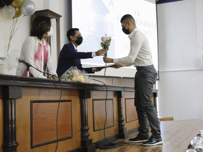 Egresan 22 de Ciencias Internacionales en la UAQ