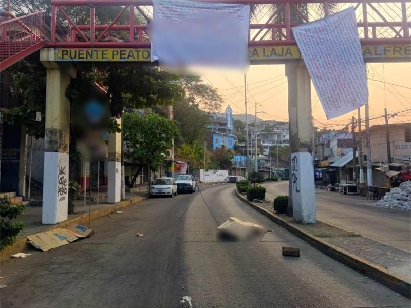 Ejecutan a 4 en puente peatonal de Acapulco