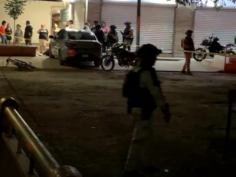 Ejecutan a balazos a un hombre afuera de boutique en Aguaruto