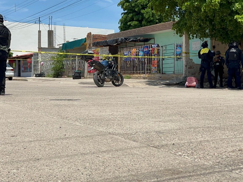 Ejecutan a dos hombres en un abarrote en la Emiliano Zapata