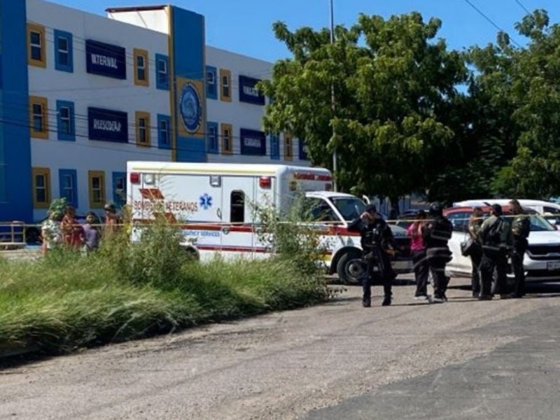 Ejecutan a Hombre a Balazos afuera de un colegio en Mazatlán