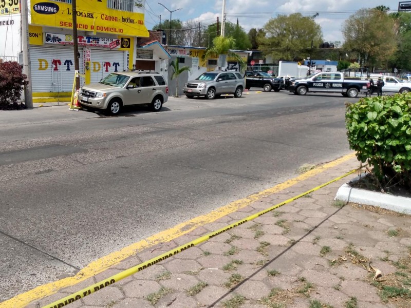 Ejecutan a hombre a bordo de su camioneta en #FajaDeOro