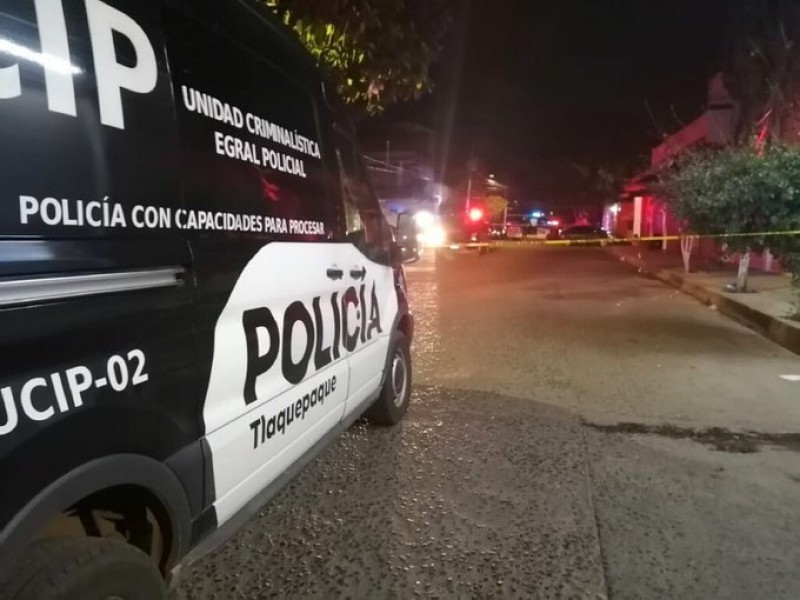 Ejecutan a hombre afuera de su casa