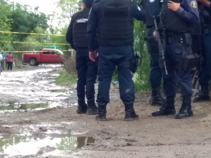 Ejecutan a joven afuera de su casa