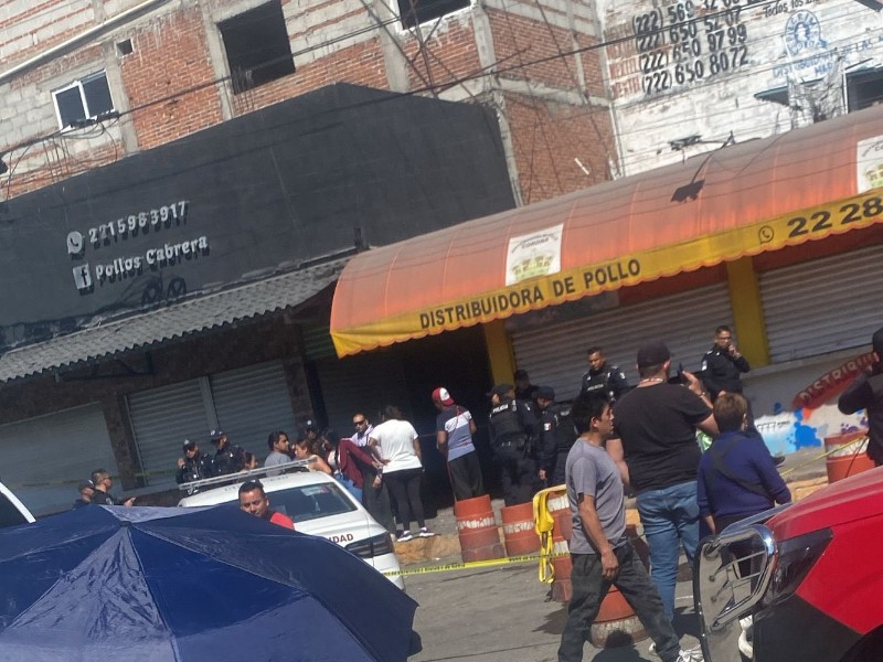 Ejecutan a pollero en la Central de Abasto